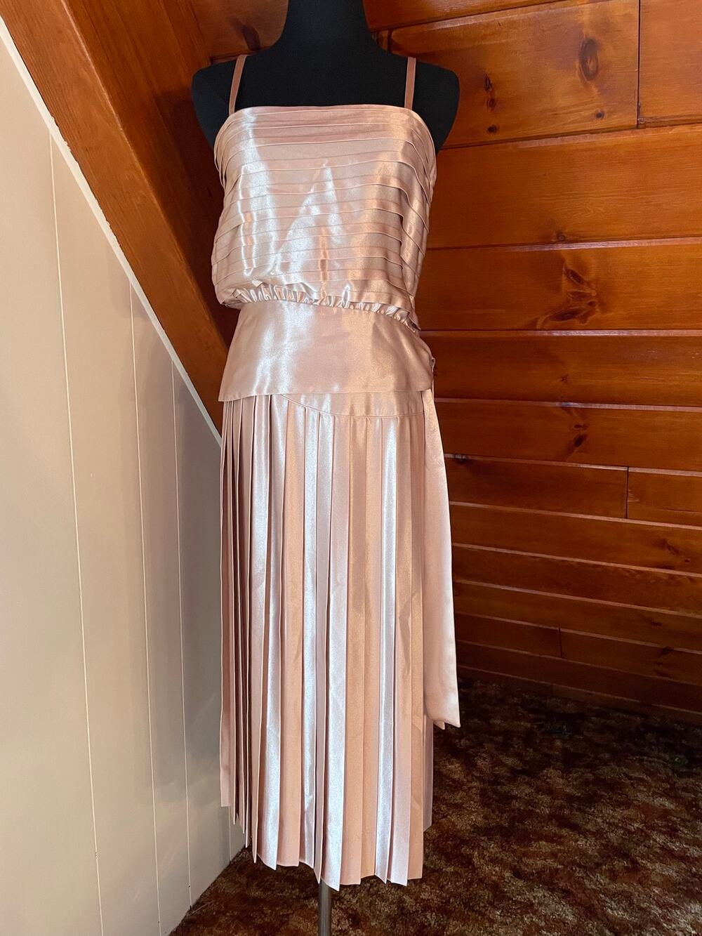 Vintage 80s Albert Nipon Blush Pink Satin Pleated Two-Piece Skirt Set sz 4-XS